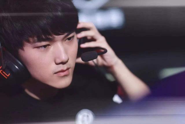 DFM公布新赛季大名单：Ceros担任教练